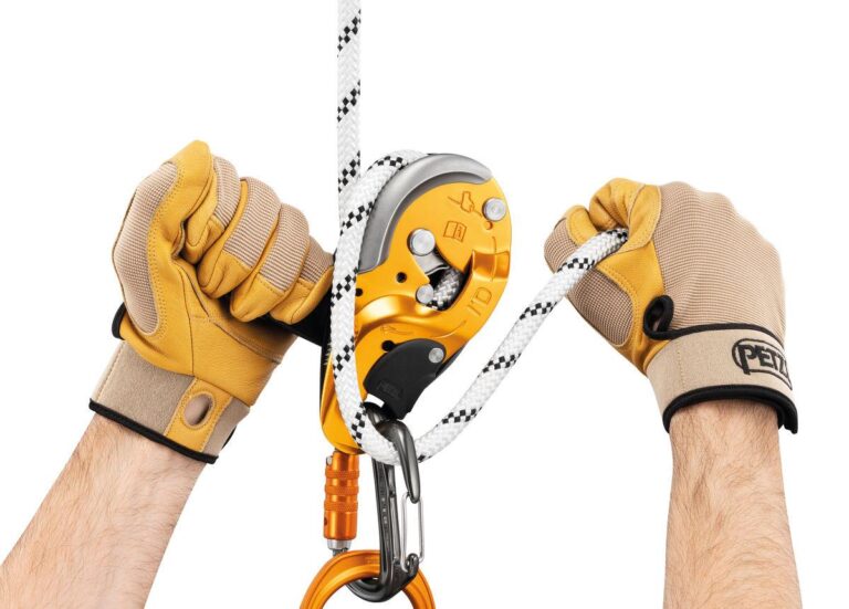 PETM042BA00 #2. Petzl Freino Z Triact-Lock